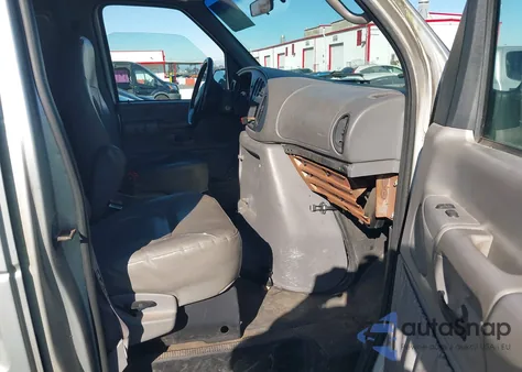 2001 Ford E-350 Super Duty Commercial/Recreational from USA, damaged, VIN 1FTSE34L51HA62352